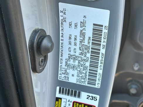 Used 2021 Toyota Tacoma TRD Off-Road image 31