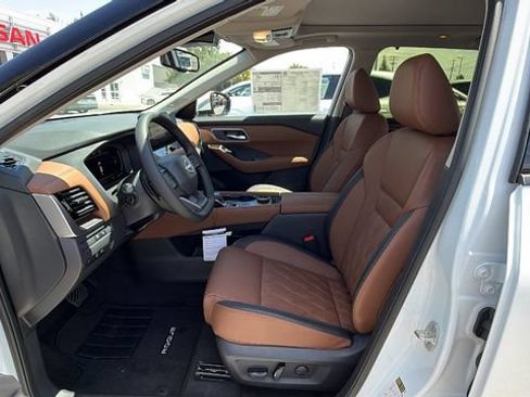 New 2026 Nissan Rogue Platinum w/ Platinum Premium Package AWD/4WD image 32