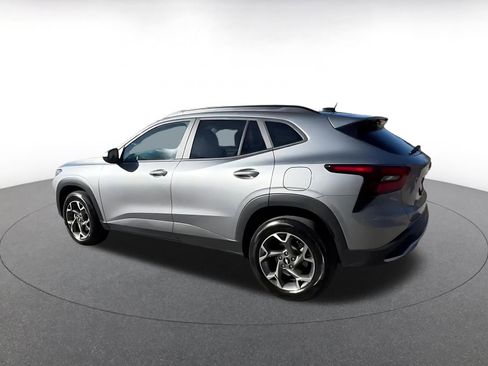 Used 2025 Chevrolet Trax LT image 10