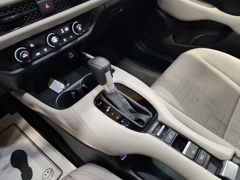 Certified 2023 Honda HR-V LX image 16