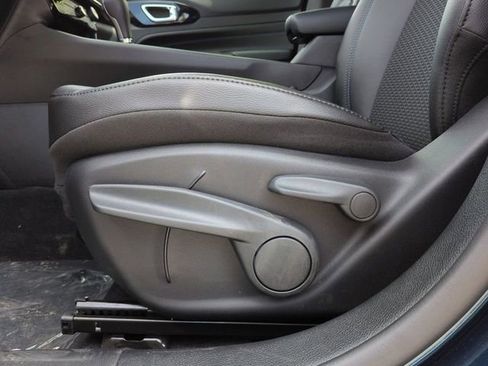 New 2026 Jeep Compass Latitude AWD/4WD image 19