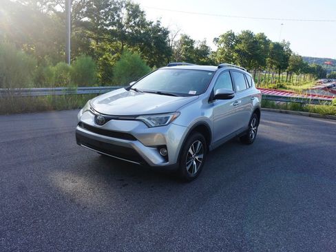 Used 2018 Toyota RAV4 XLE FWD image 23