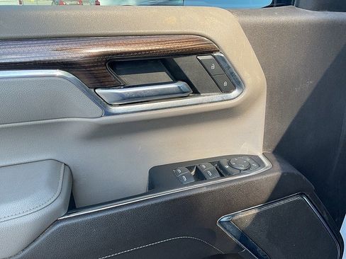 Used 2023 Chevrolet Silverado 1500 LT AWD/4WD image 19