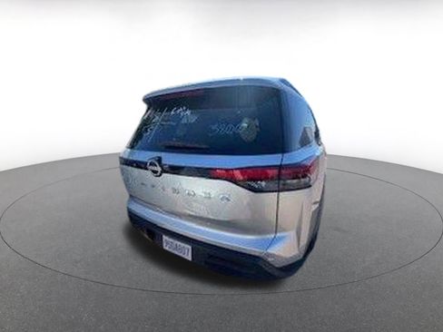 Used 2025 Nissan Pathfinder SV image 8