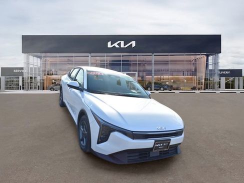 New 2026 Kia K4 FWD image 10