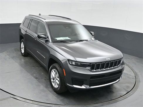 New 2025 Jeep Grand Cherokee L Laredo image 39