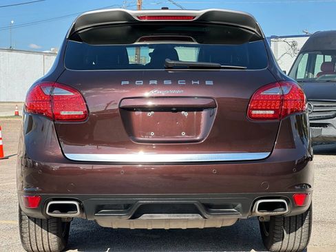 Used 2014 Porsche Cayenne Platinum Edition image 6