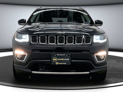 Used 2018 Jeep Compass Limited AWD/4WD image 2