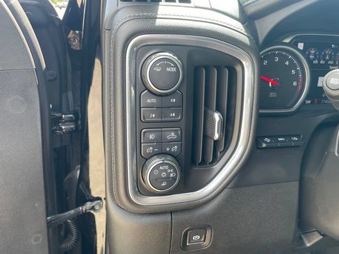 Used 2021 Chevrolet Silverado 1500 High Country w/ Technology Package AWD/4WD image 27