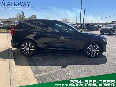 Used 2023 Volvo XC60 B5 Plus image 5