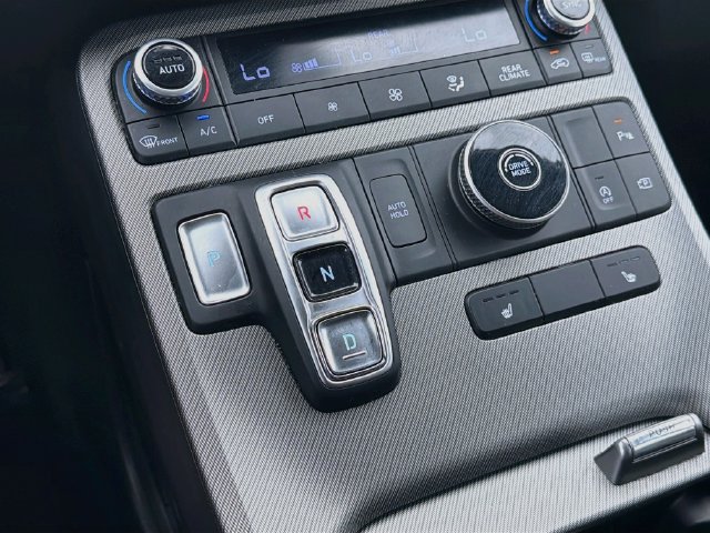 Used 2024 Hyundai Palisade SEL FWD image 17