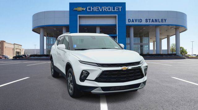 New 2026 Chevrolet Blazer LT w/ Convenience Package FWD image 3