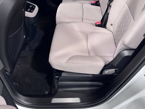 Certified 2026 Volvo XC90 B6 Plus AWD/4WD image 21