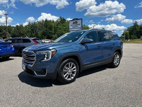 Used 2024 GMC Terrain SLT AWD/4WD image 8
