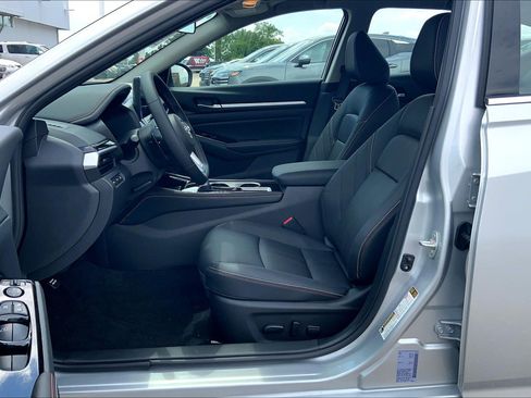 New 2025 Nissan Altima 2.5 SR w/ SR Premium Package image 10