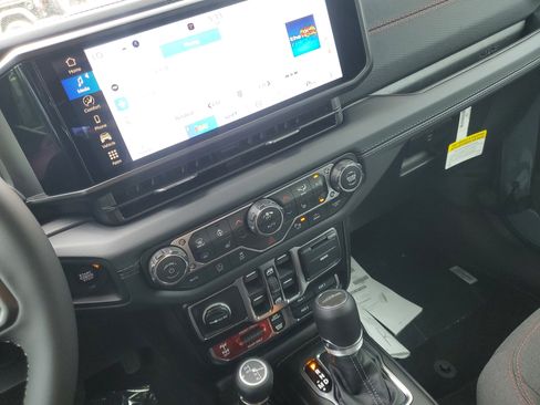 New 2026 Jeep Gladiator Rubicon w/ Safety Group image 21