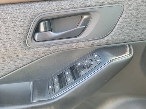 Certified 2023 Nissan Rogue S FWD image 17