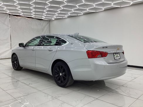 Used 2017 Chevrolet Impala LT w/ Convenience Package image 12