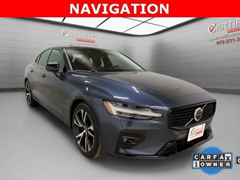 Used 2025 Volvo S60 B5 Core image 3