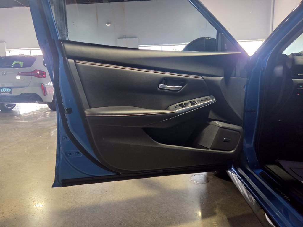 Used 2025 Nissan Sentra SR w/ SR Premium Package FWD image 12