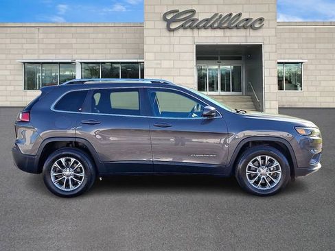 Used 2019 Jeep Cherokee Latitude Plus w/ Cold Weather Group image 9