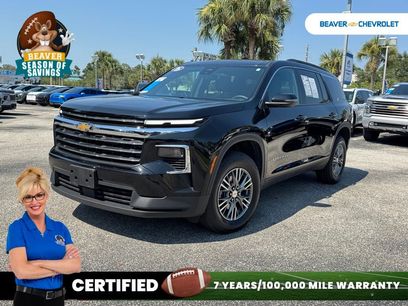 Used 2025 Chevrolet Traverse LT