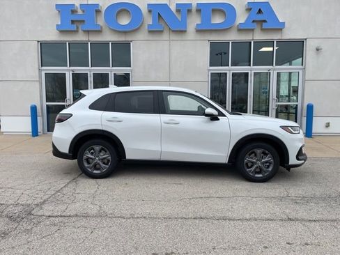 New 2026 Honda HR-V LX image 4