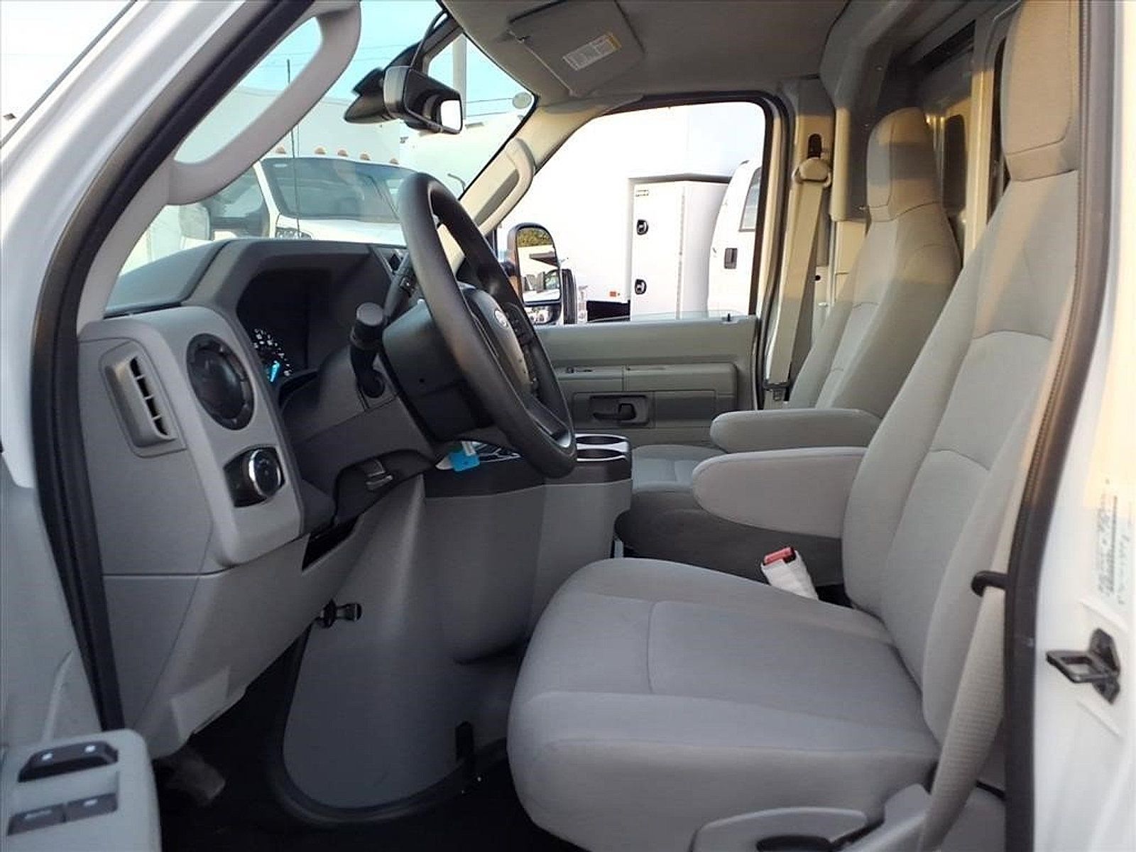 New 2027 Ford E-350 and Econoline 350 Super Duty w/ Power Equipment Group RWD image 11