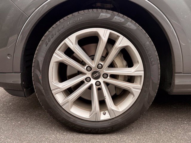 Used 2025 Audi Q7 3.0T Prestige AWD/4WD image 9