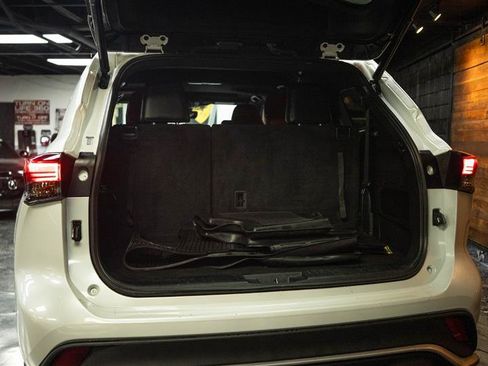 Used 2022 Toyota Highlander XSE AWD/4WD image 7