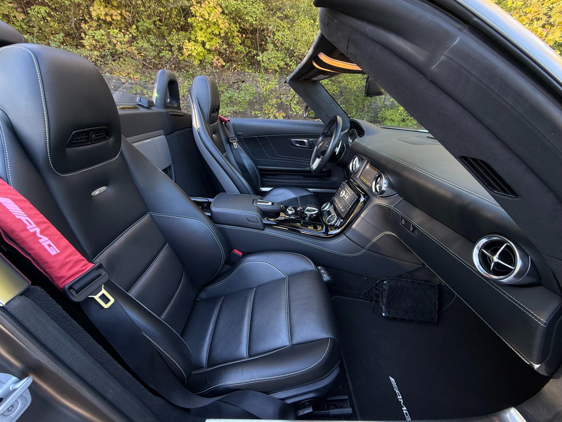 Used 2012 Mercedes-Benz SLS AMG Roadster image 27