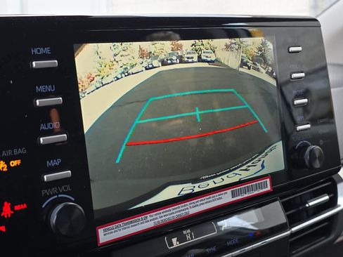 Used 2024 Toyota Sienna LE image 22