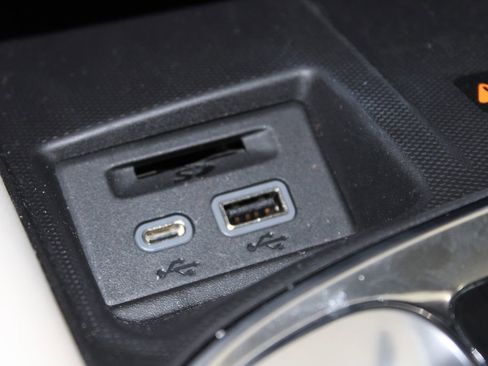 Used 2024 Buick Enclave Essence w/ Technology Package image 50