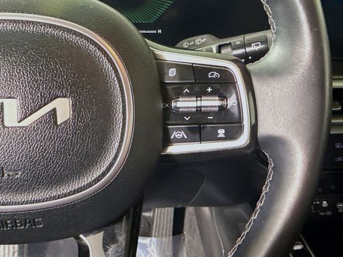 Used 2024 Kia Sorento S image 15
