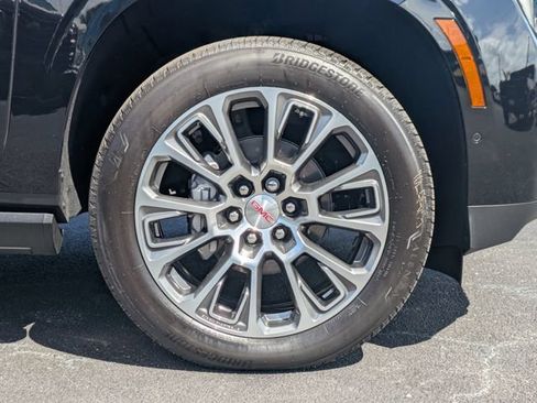 New 2026 GMC Yukon Denali w/ Denali Reserve Package AWD/4WD image 10