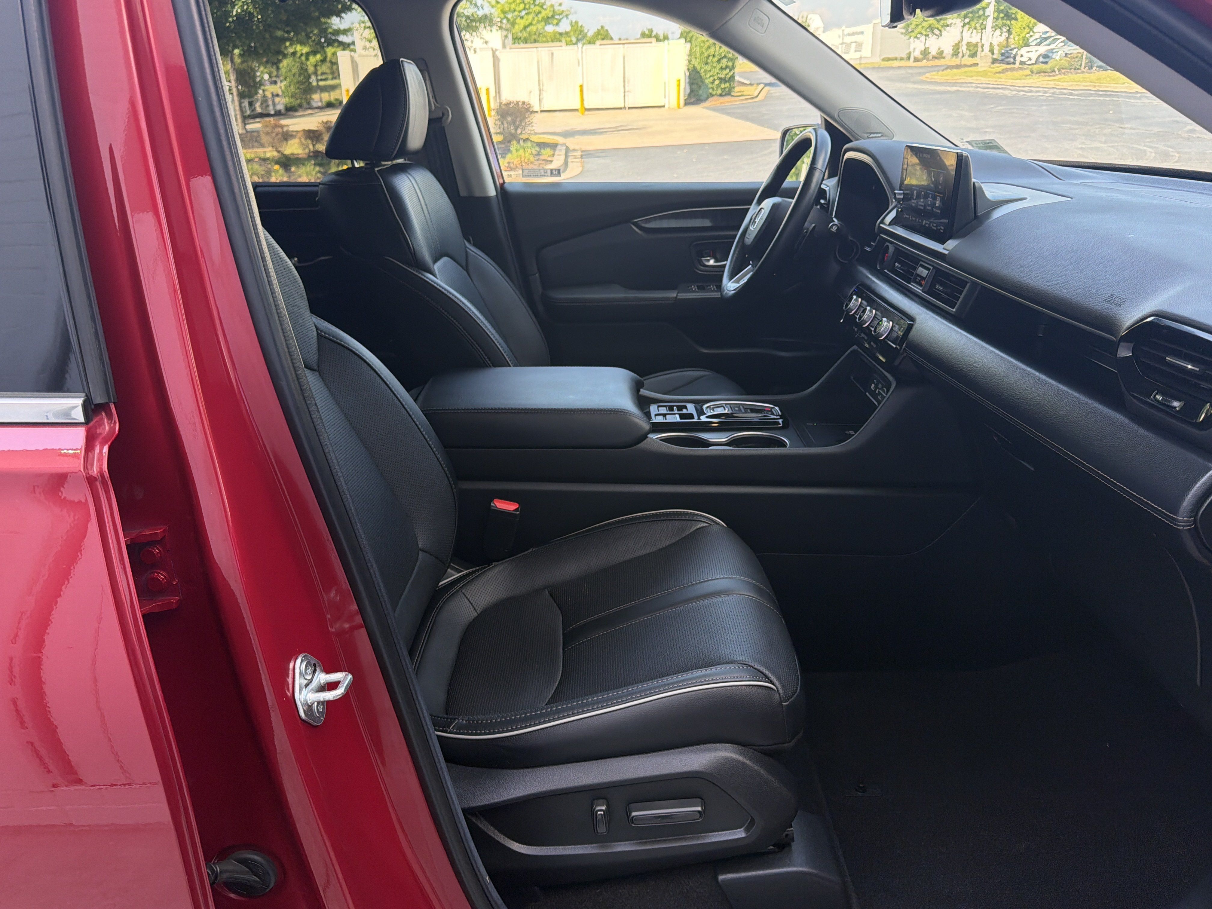 Used 2024 Honda Pilot Elite image 31
