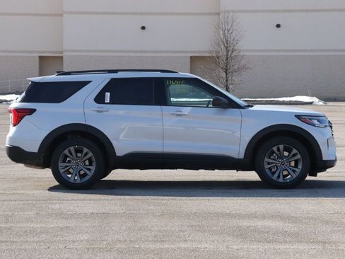New 2026 Ford Explorer Active image 9