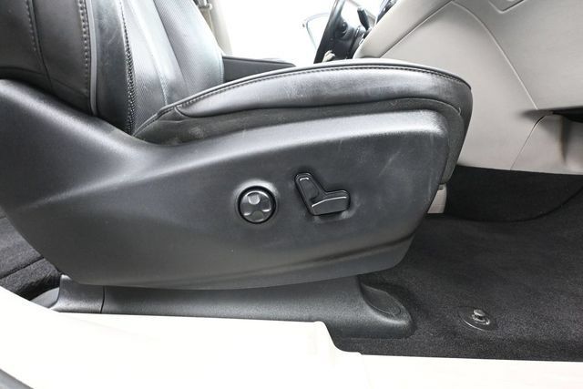 Used 2018 Chrysler Pacifica Limited FWD image 44