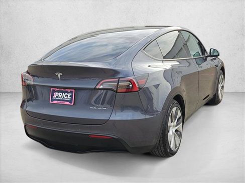 Used 2022 Tesla Model Y Long Range image 5