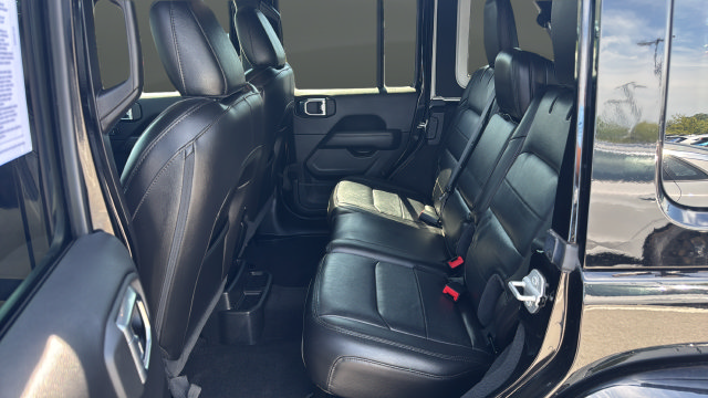 Used 2023 Jeep Wrangler Unlimited Sahara AWD/4WD image 24