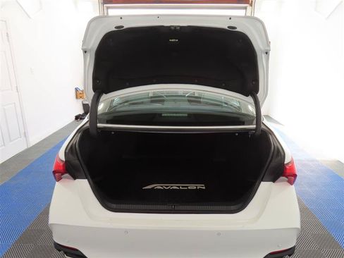 Used 2019 Toyota Avalon Limited w/ Advanced Safety Package FWD image 12
