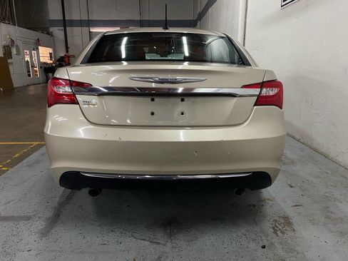 Used 2014 Chrysler 200 Touring image 6