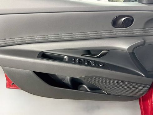 Certified 2025 Hyundai Elantra Sport FWD image 12