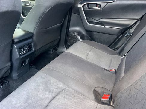 Certified 2019 Toyota RAV4 XLE w/ Convenience Package FWD image 14
