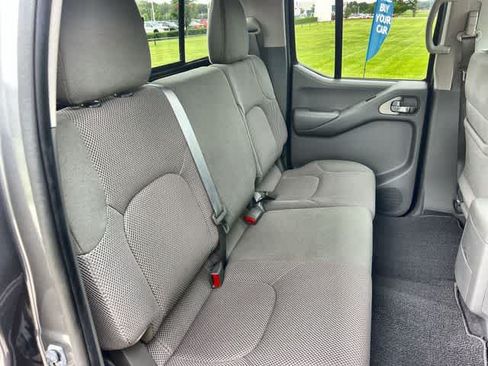 Used 2020 Nissan Frontier SV w/ Midnight Edition Floor Mats RWD image 14
