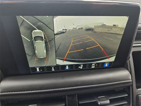 Used 2023 Chevrolet Tahoe LT w/ Luxury Package image 17