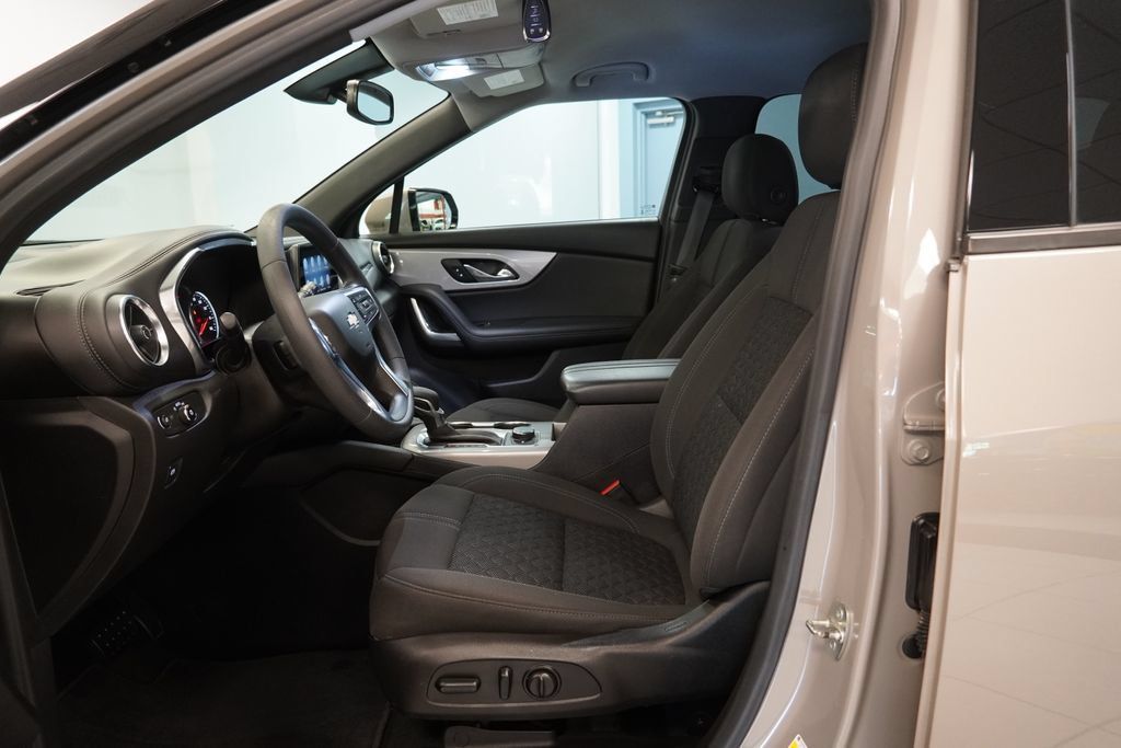 Used 2021 Chevrolet Blazer LT FWD image 5