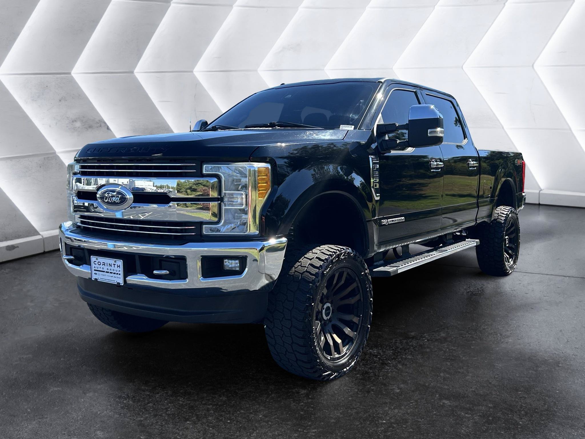 Used 2017 Ford F250 Lariat w/ Lariat Ultimate Package AWD/4WD image 3