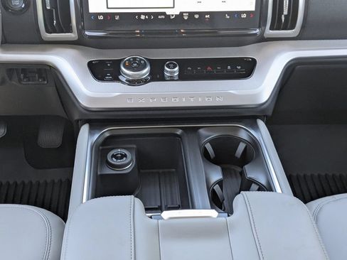 New 2026 Ford Expedition Active RWD image 21