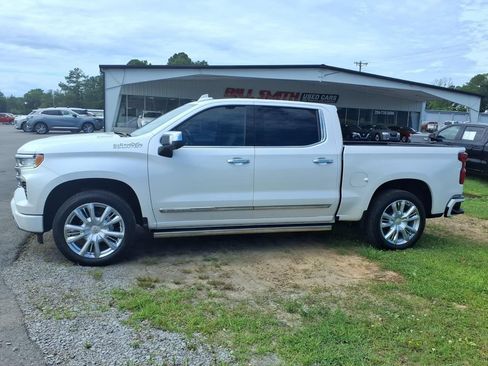 Used 2023 Chevrolet Silverado 1500 High Country w/ High Country Premium Package AWD/4WD image 4